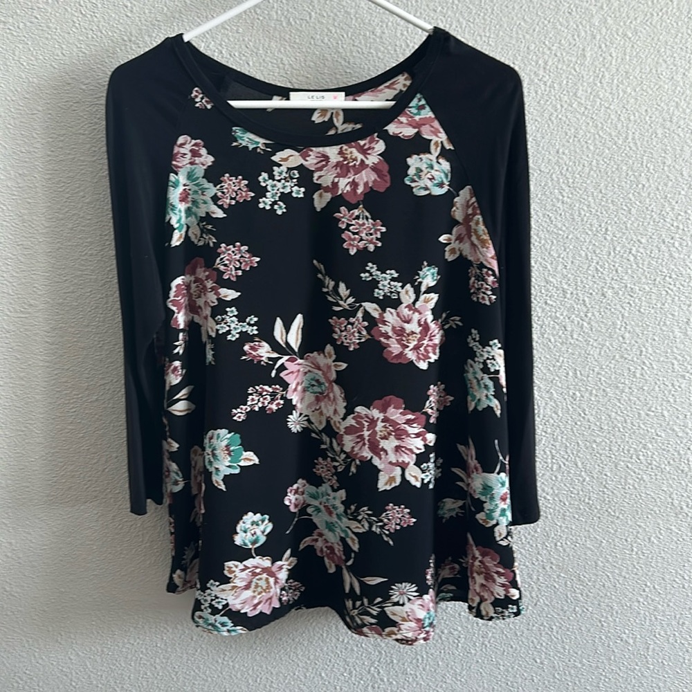 Le Lis Black & Floral Blouse